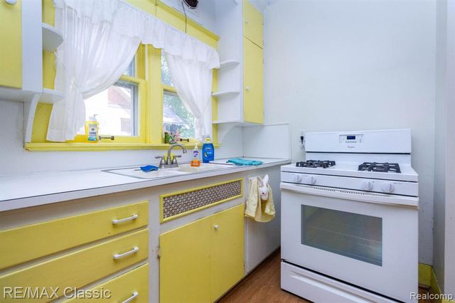 323 East Street, Milford, MI 48381