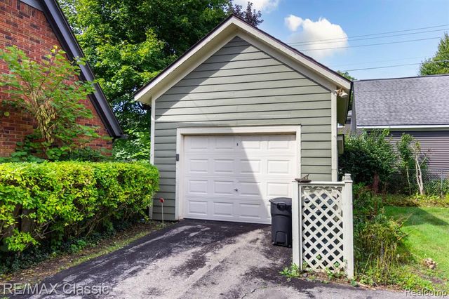 323 East Street, Milford, MI 48381