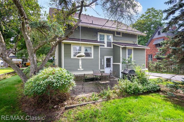 323 East Street, Milford, MI 48381