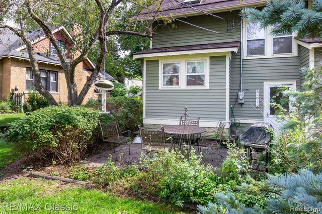 323 East Street, Milford, MI 48381