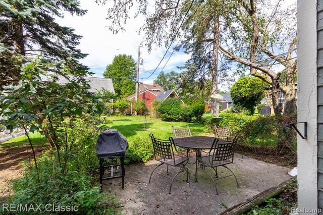 323 East Street, Milford, MI 48381