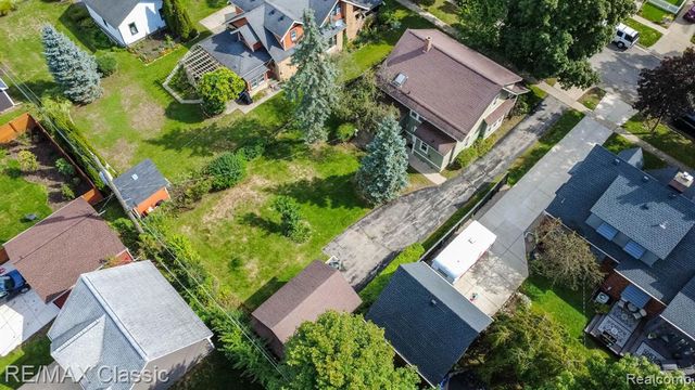 323 East Street, Milford, MI 48381