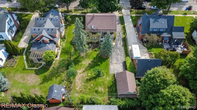323 East Street, Milford, MI 48381