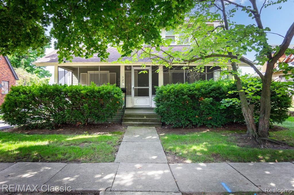 323 East Street, Milford, MI 48381
