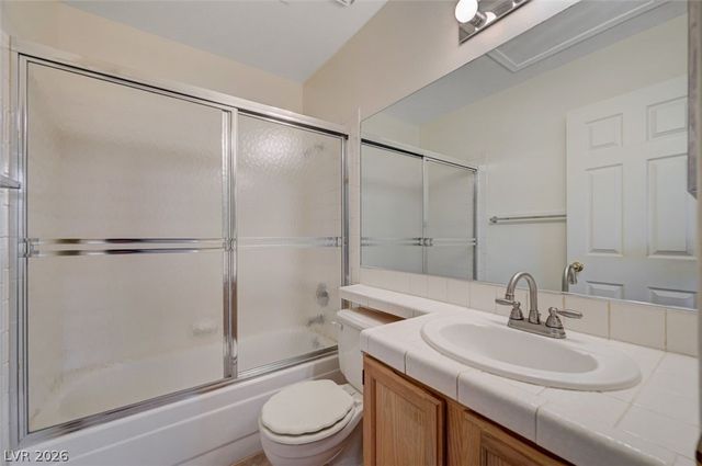 2124 Chertsey Drive B, Las Vegas, NV 89108