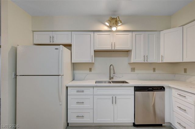 2124 Chertsey Drive B, Las Vegas, NV 89108