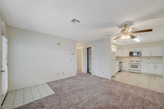 2124 Chertsey Drive B, Las Vegas, NV 89108