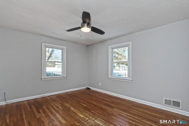 10 Hemingway Road, North Haven, CT 06473