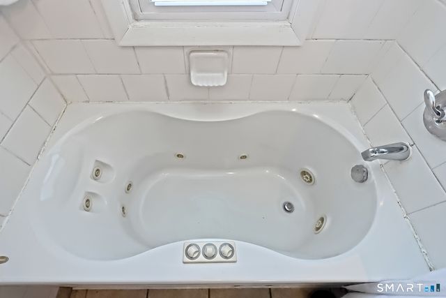 10 Hemingway Road, North Haven, CT 06473