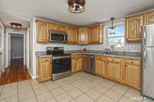 10 Hemingway Road, North Haven, CT 06473