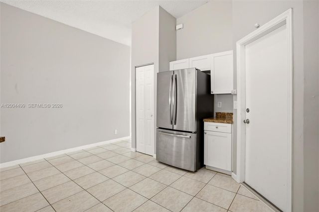 1414 E Harmony Lake Cir, Davie, FL 33324