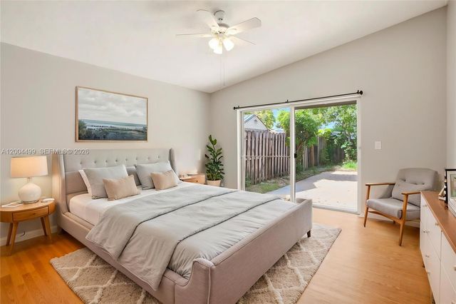 1414 E Harmony Lake Cir, Davie, FL 33324