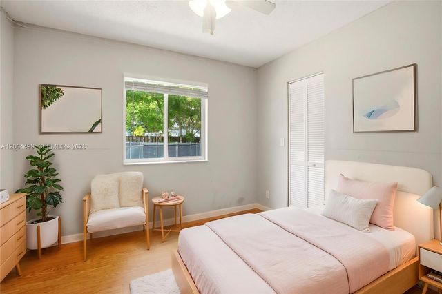 1414 E Harmony Lake Cir, Davie, FL 33324