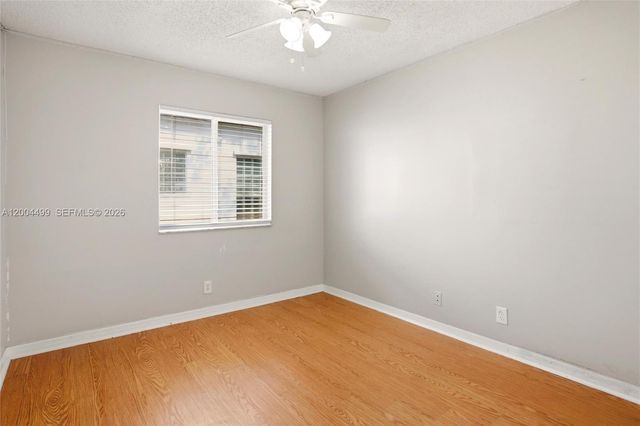 1414 E Harmony Lake Cir, Davie, FL 33324