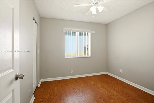 1414 E Harmony Lake Cir, Davie, FL 33324