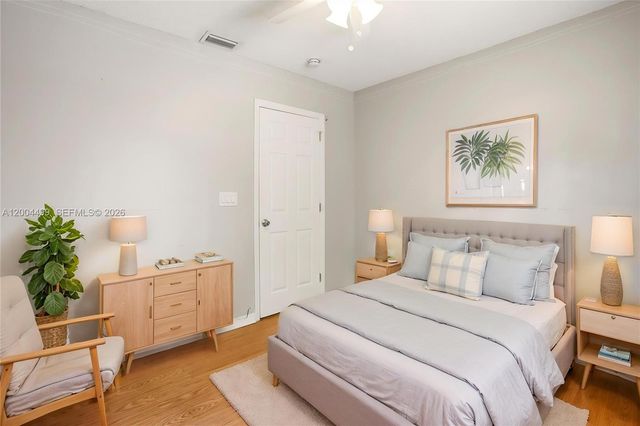 1414 E Harmony Lake Cir, Davie, FL 33324