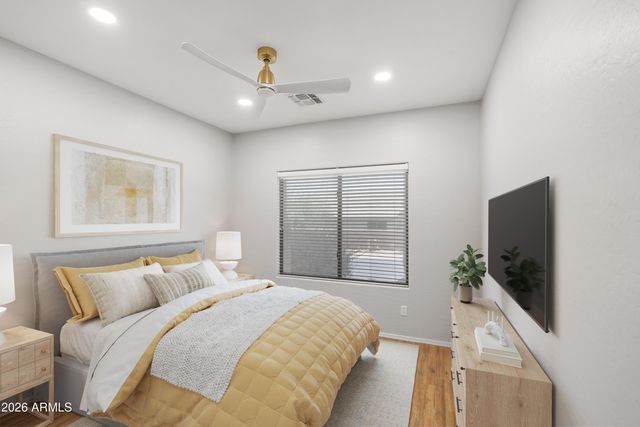 2517 N RAVEN Circle, Mesa, AZ 85207