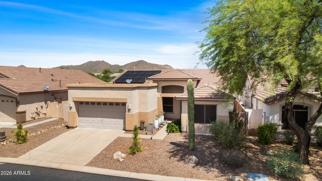 2517 N RAVEN Circle, Mesa, AZ 85207