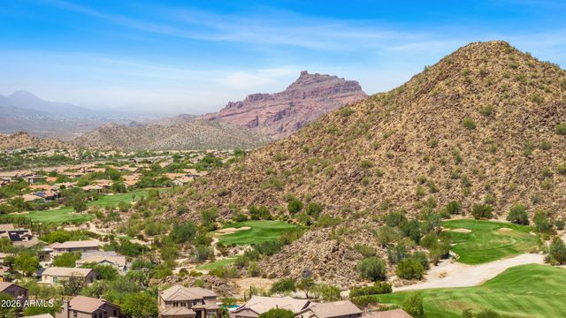 2517 N RAVEN Circle, Mesa, AZ 85207
