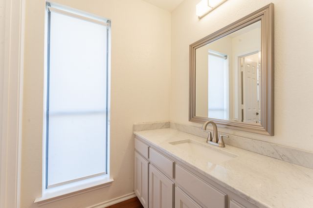 513 Essex Place, Euless, TX 76039