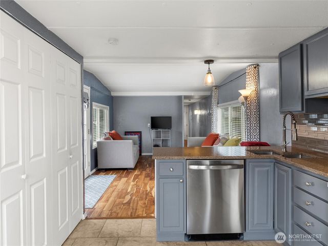 4045 49th Avenue SW #7, Olympia, WA 98512