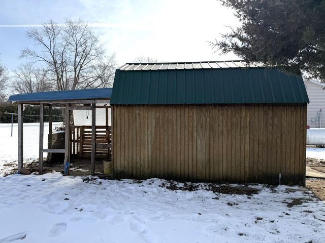 9103 Estates Drive, Demotte, IN 46310