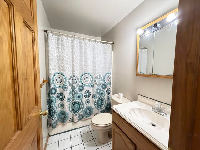 9103 Estates Drive, Demotte, IN 46310