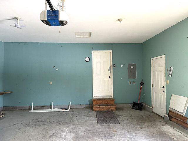 9103 Estates Drive, Demotte, IN 46310