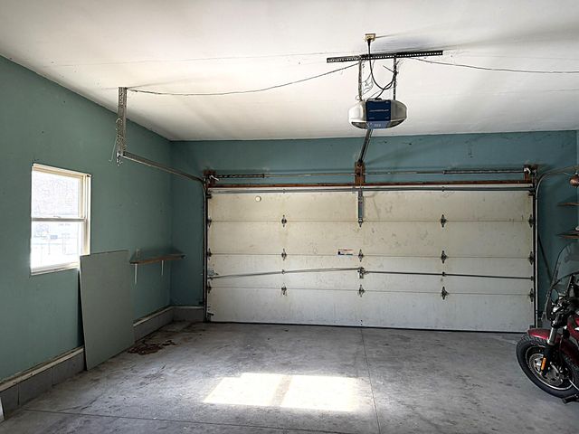 9103 Estates Drive, Demotte, IN 46310