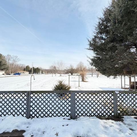 9103 Estates Drive, Demotte, IN 46310