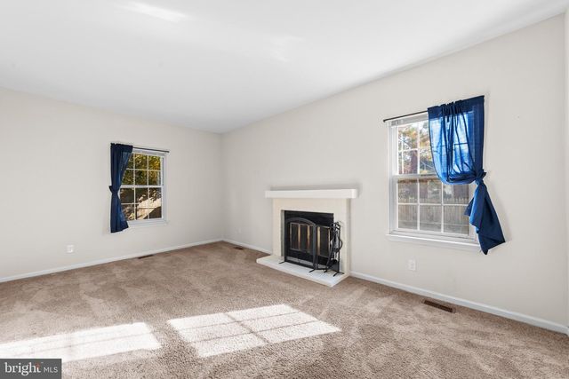 3 PRINCE CHARLES CT, Marlton, NJ 08053