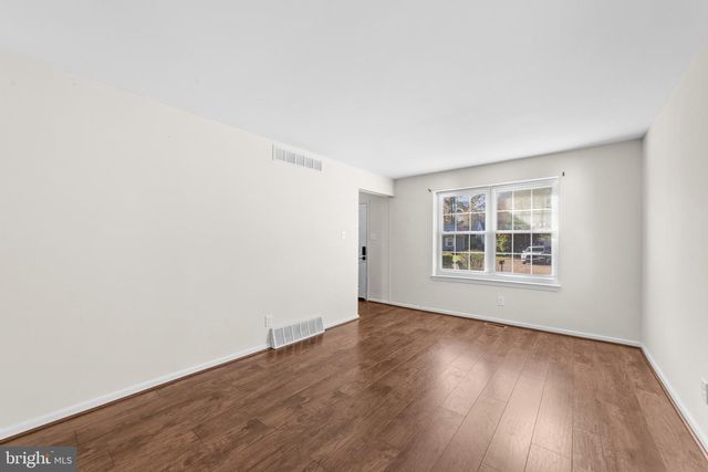 3 PRINCE CHARLES CT, Marlton, NJ 08053