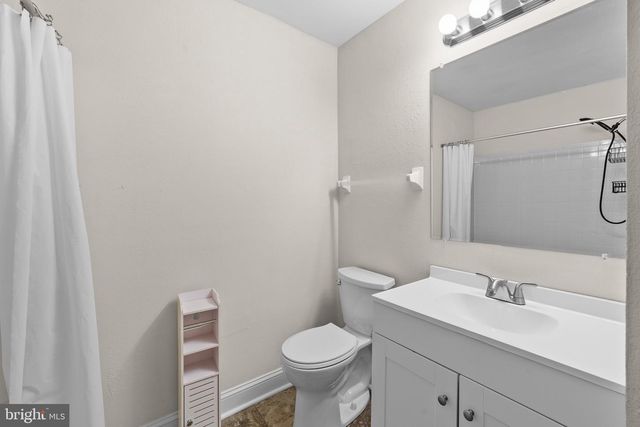 3 PRINCE CHARLES CT, Marlton, NJ 08053