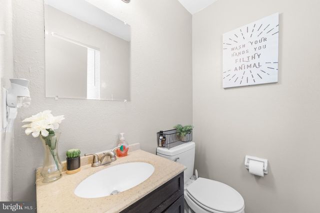 3 PRINCE CHARLES CT, Marlton, NJ 08053