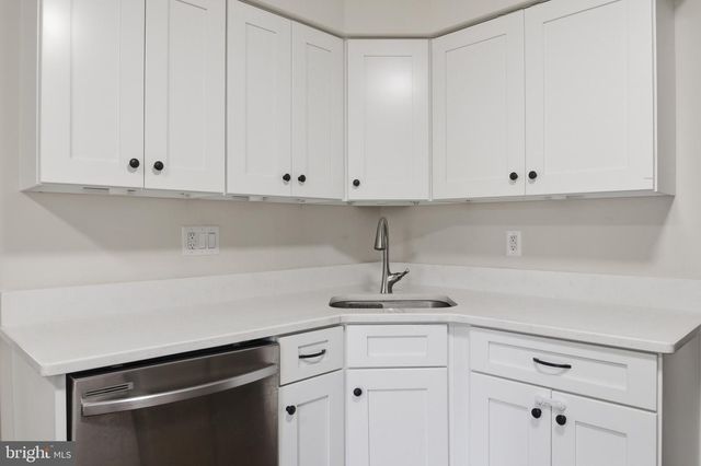3 PRINCE CHARLES CT, Marlton, NJ 08053