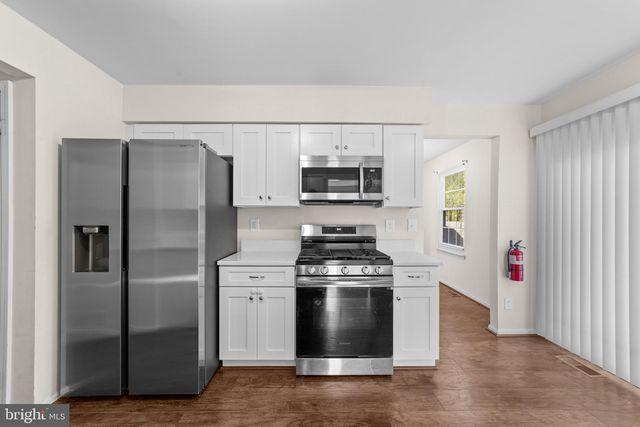 3 PRINCE CHARLES CT, Marlton, NJ 08053