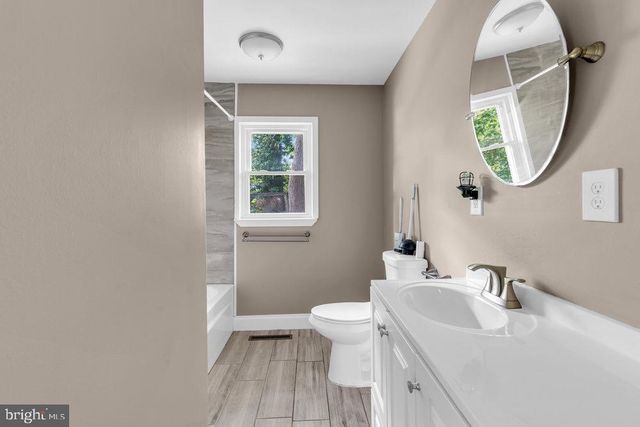27 LITLE AVE, Delran, NJ 08075