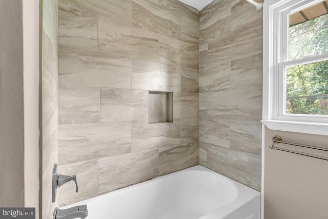 27 LITLE AVE, Delran, NJ 08075