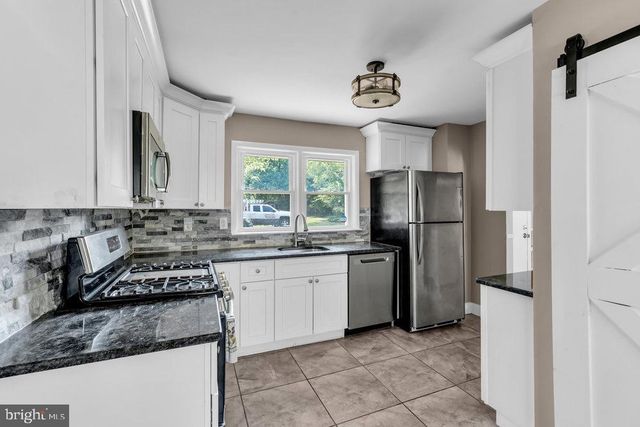 27 LITLE AVE, Delran, NJ 08075