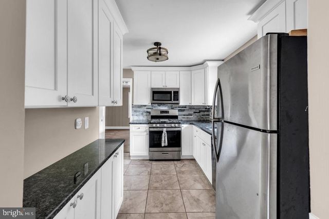 27 LITLE AVE, Delran, NJ 08075