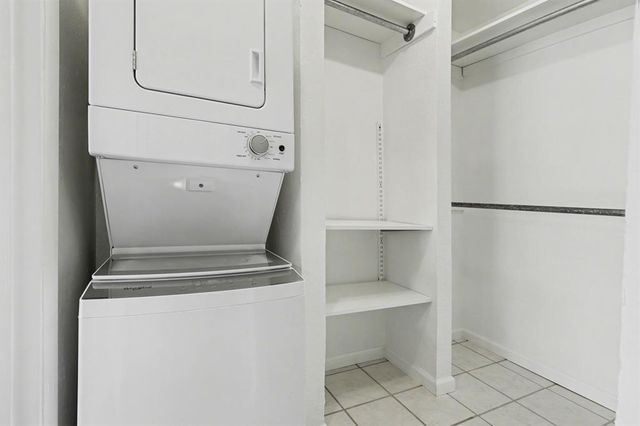 6700 N Meridian Avenue G, Oklahoma City, OK 73116