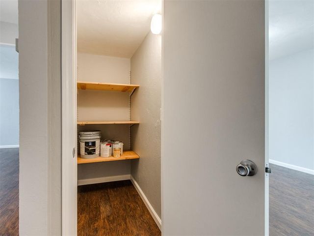 6700 N Meridian Avenue G, Oklahoma City, OK 73116