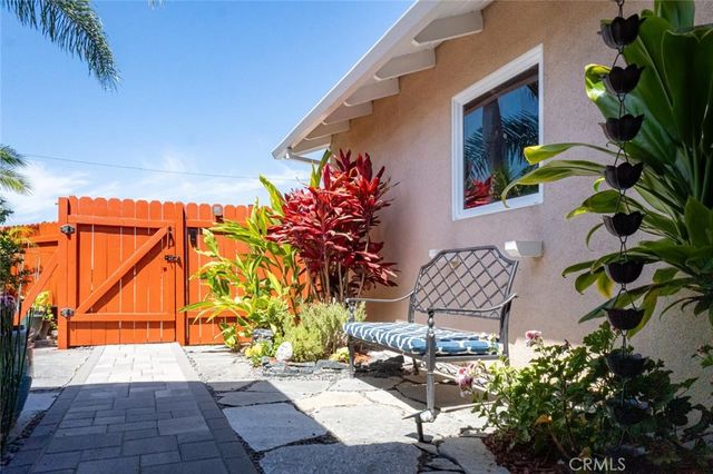 16042 Warren, Huntington Beach, CA 92649
