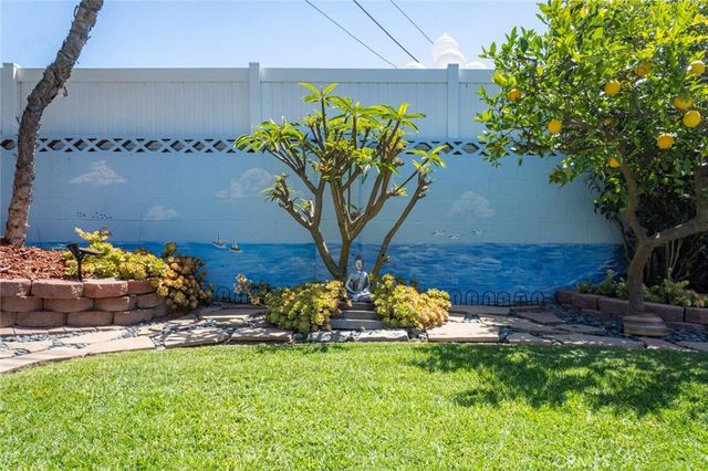 16042 Warren, Huntington Beach, CA 92649