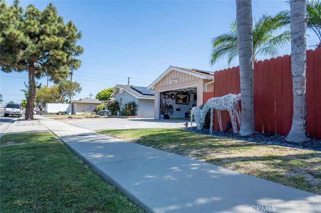 16042 Warren, Huntington Beach, CA 92649