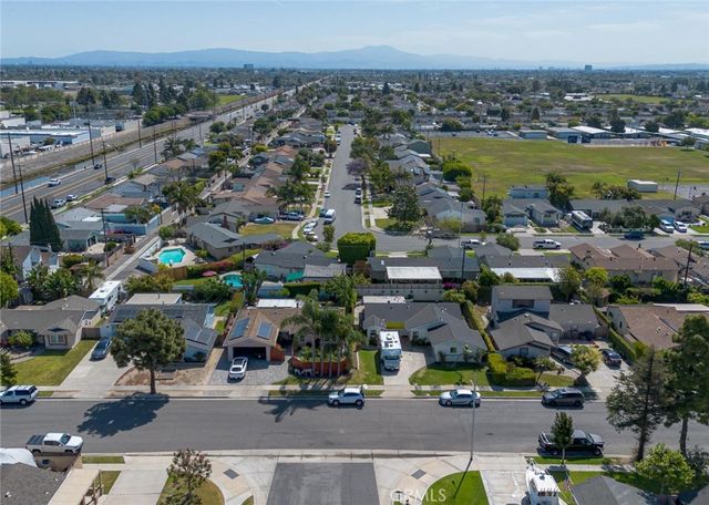 16042 Warren, Huntington Beach, CA 92649