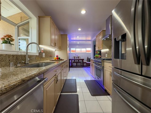 16042 Warren, Huntington Beach, CA 92649