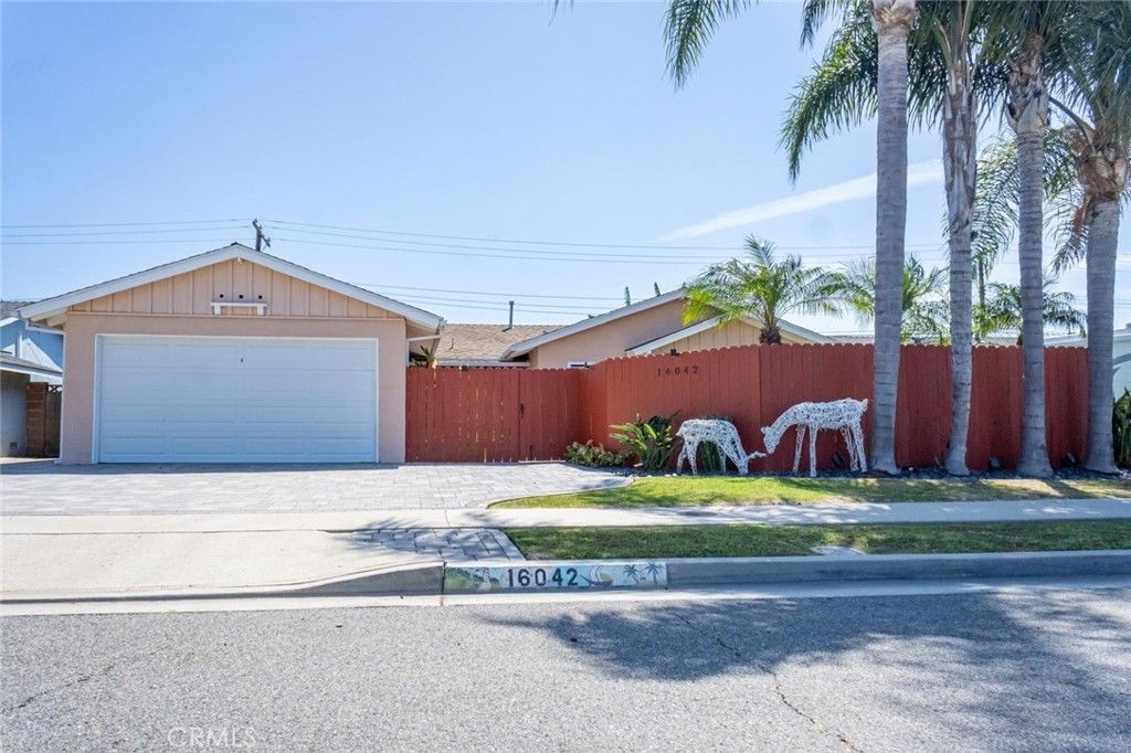 16042 Warren, Huntington Beach, CA 92649