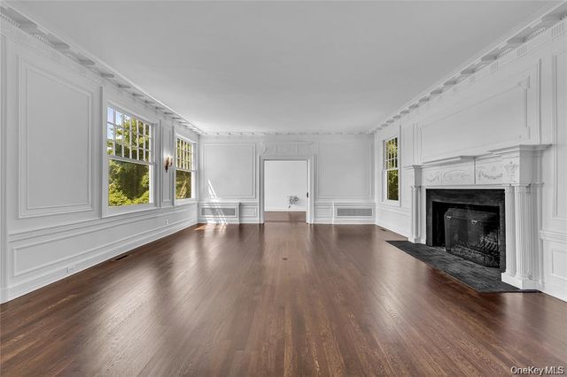 158 E Shore Road, Huntington Bay, NY 11743