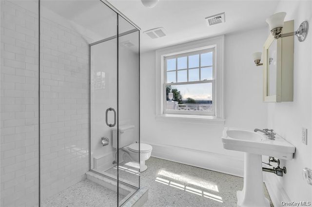 158 E Shore Road, Huntington Bay, NY 11743